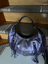 Hogan Leder Schultertasche. Farbe Silber - Flieder lila