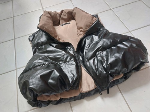 Damen Crop Pufferjacke Puffer Weste Steppweste Lackoptik Schwarz Beige Gr. S - Bild 13 von 22