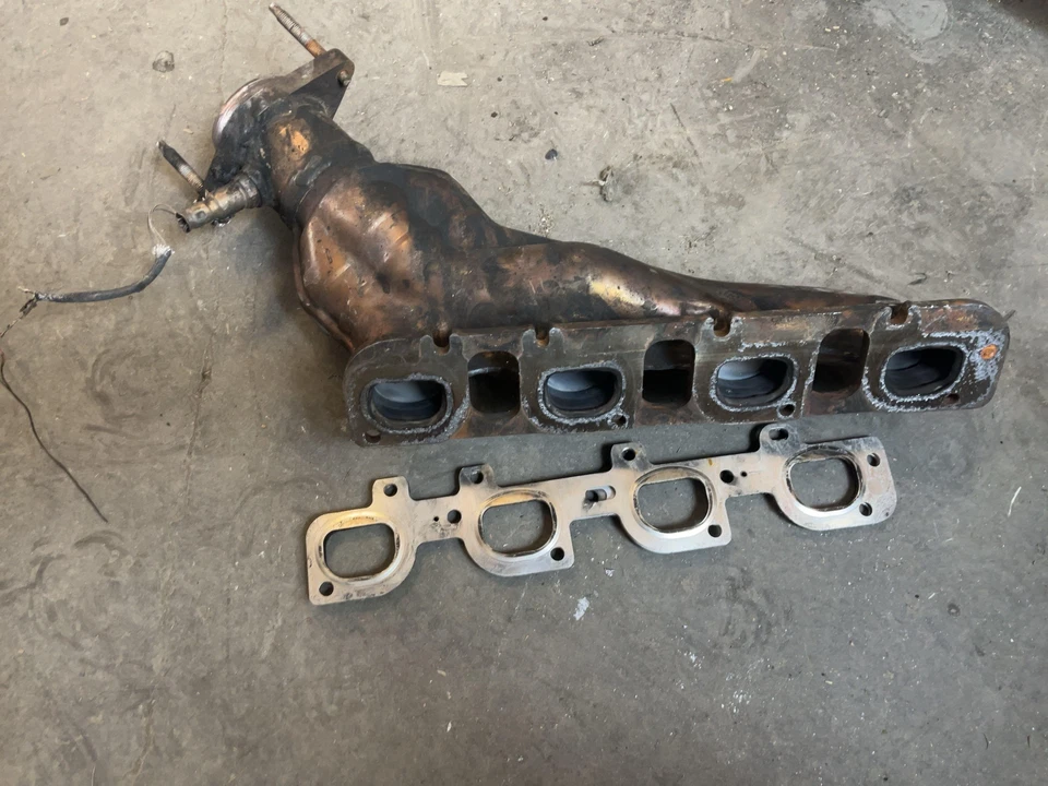 15 16 17 18 19 20 21 22 23 DODGE CHARGER Exhaust Manifold 6.4L RH6.4L OEM - Image 2 of 3