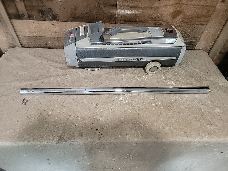 Vintage Electrolux Silverado Deluxe Model 1505 Canister Vacuum & Hose