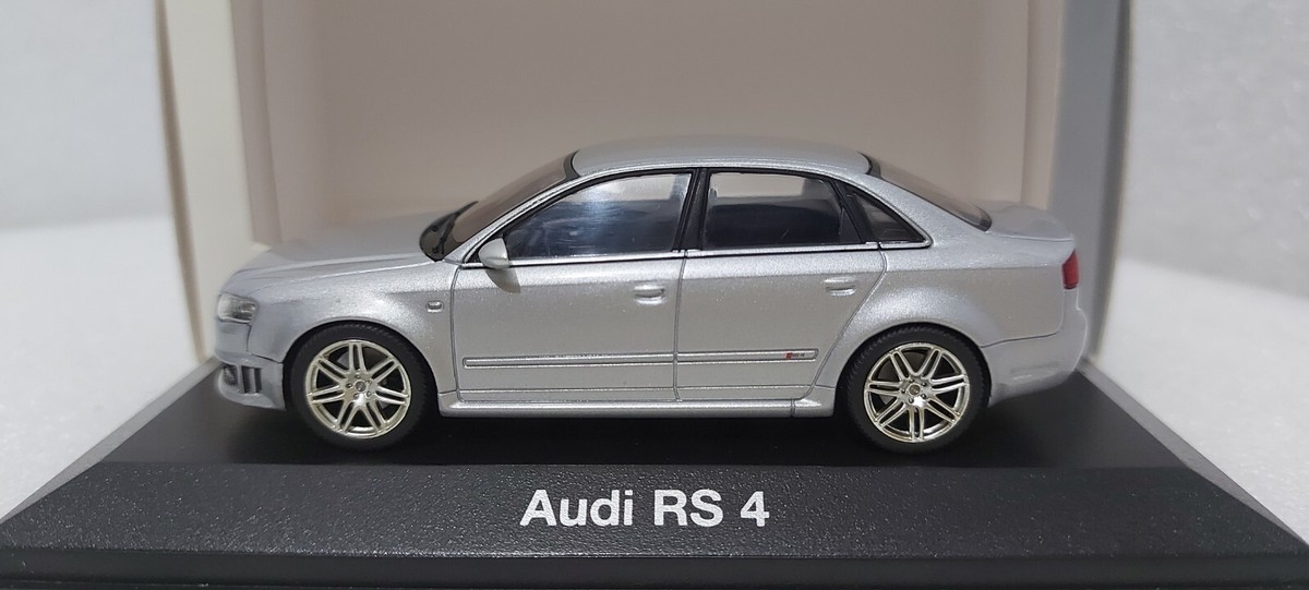 AUDI 純正1/43 ミニチャンプス製 B7 RS4 Audi RS4 B7 Limousine 2005 Silver 1:43 Minichamps Dealer