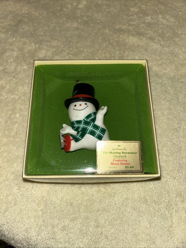  Hallmark The Skating Snowman 1979 Tree Trimmer Collection Hong Kong