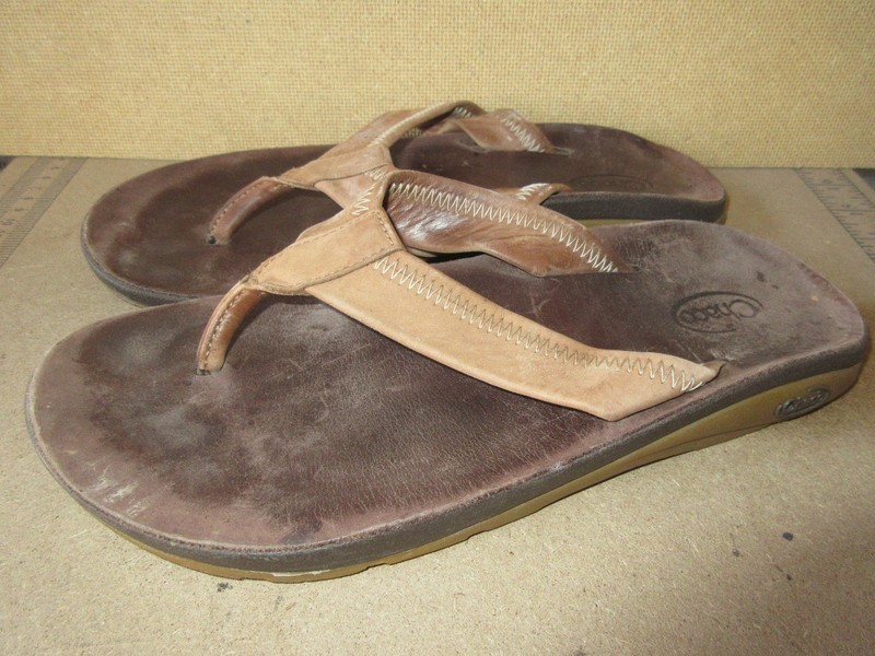 Men's Chaco Leather Thong  sandals,   M 9  (P529)