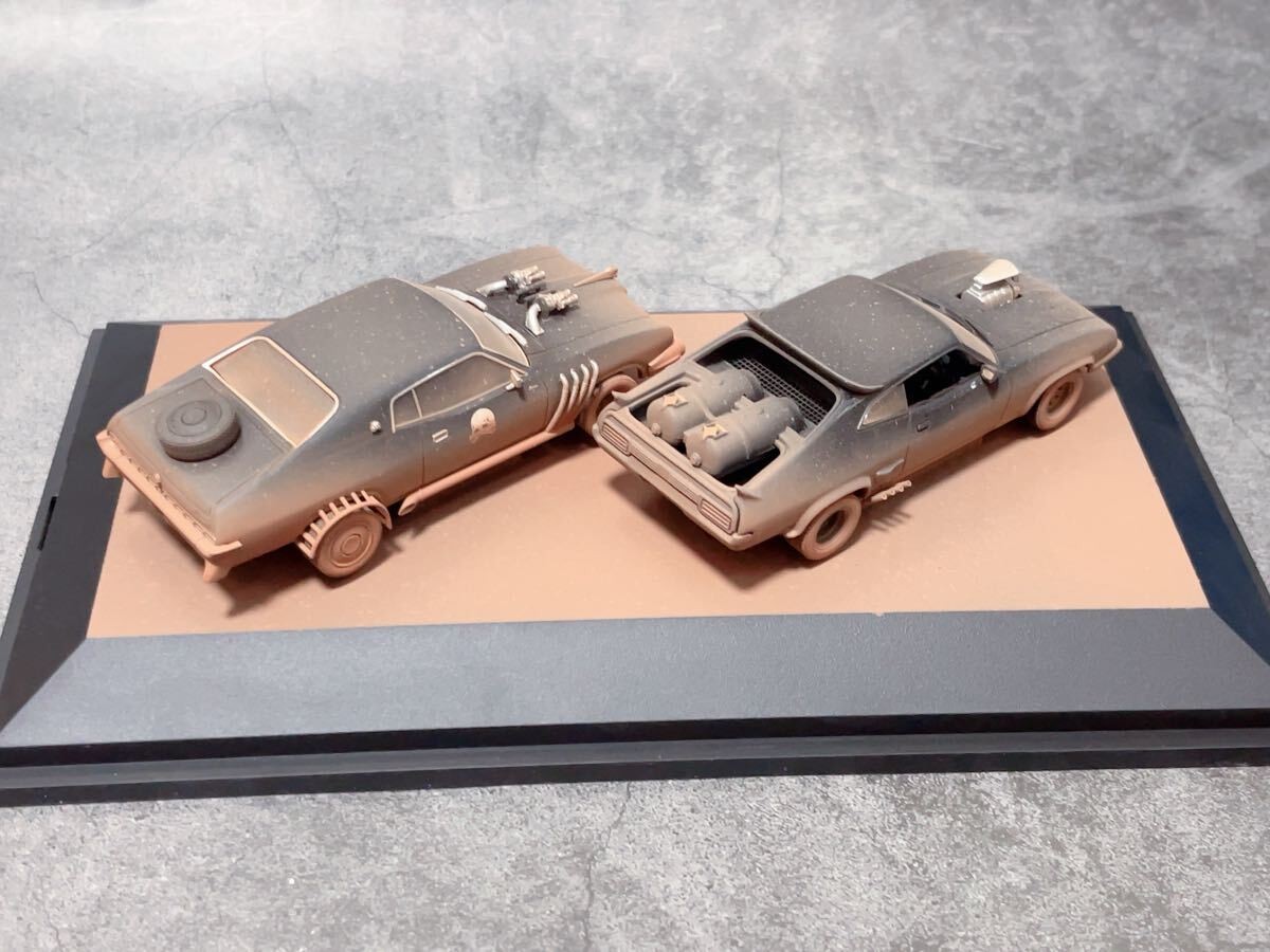 AUTOart 1/43 Mad Max 2 The Road Warrior Interceptor & Enemy Car