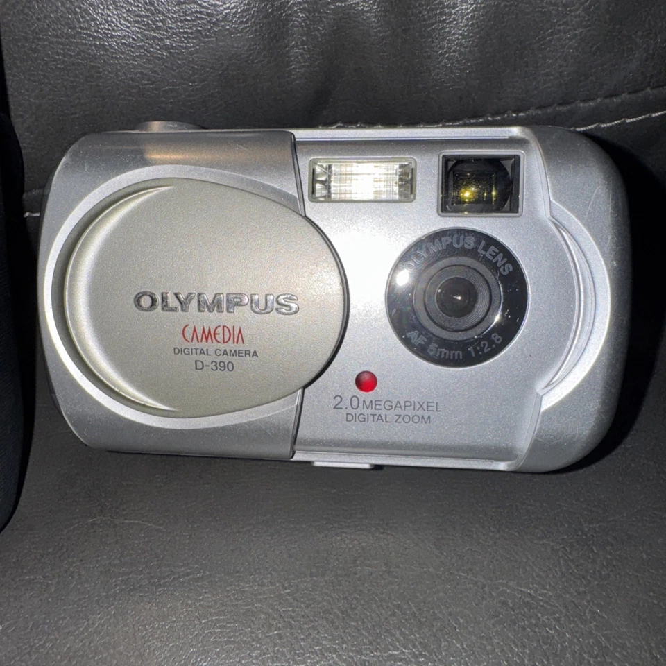 Olympus Digital Camera Camedia D-390 2.0MP Silver Tested - Image 2 of 4