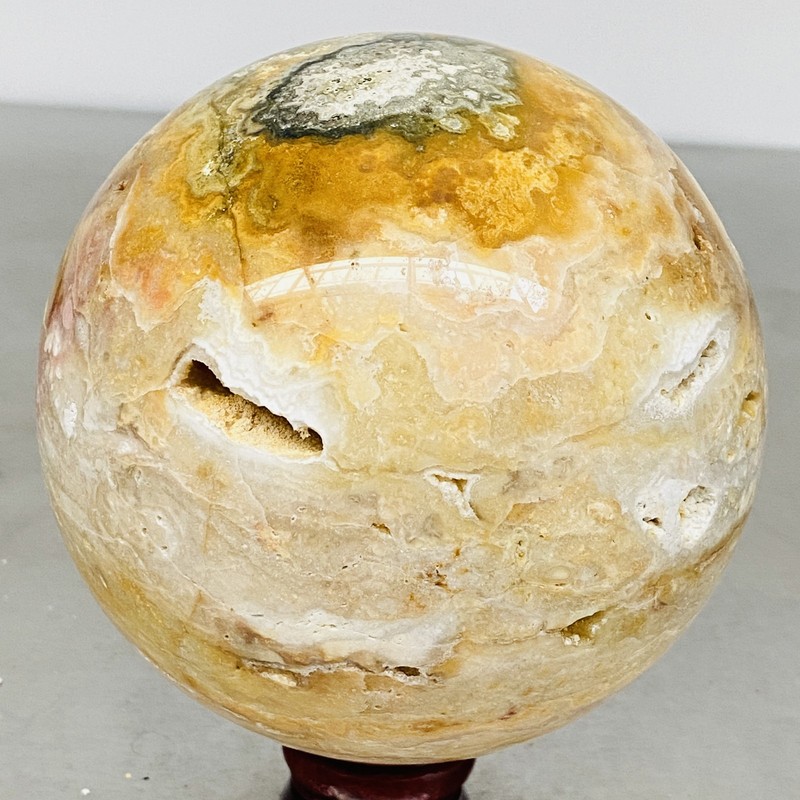 Natural thousand-layer agate crystal ball healing 2040G
