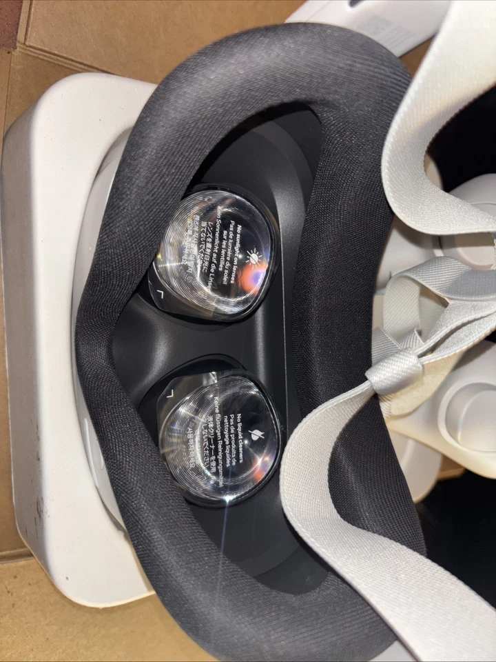 Meta Quest 3s - Image 3 of 4