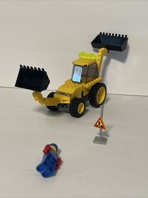 LEGO 4667, 4 Juniors Town Construction Loadin' Digger Incomplete