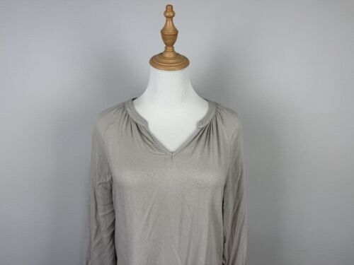 Emily Van Den Bergh Gray Long Sleeve V-Neck Lightweight Blouse Sz 40 - Picture 2 of 24