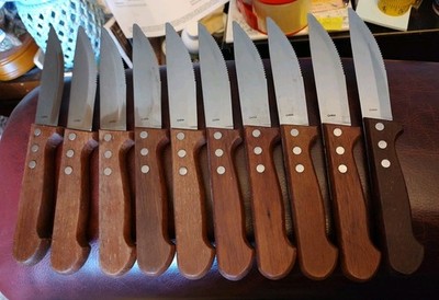 10 Beefy WALLACE SILVERSMITHS Steak Knives w/ Wood  Handles and Serrated Blades