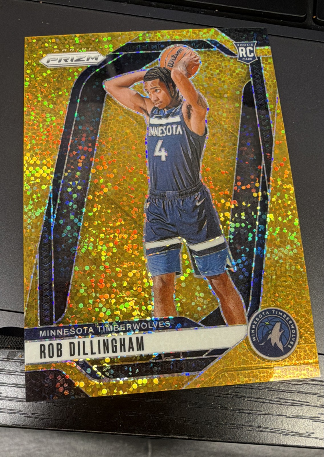 2024-25 Panini Prizm - Robert Dillingham #250 Gold Sparkle Prizm 4/24 (RC) jerse