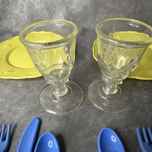 Little Tikes Vintage Victorian Elegant Dining Set - Picture 4 of 6