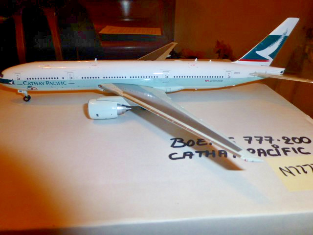 Boeing 777-200 Cathay Pacific 1/200 maquette de collection rare en metal livree vintage