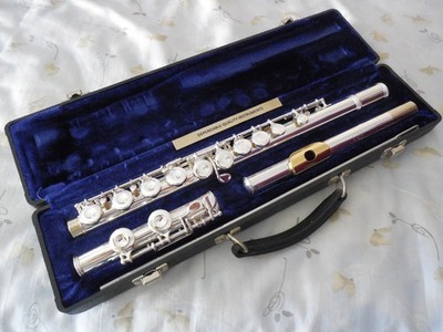 Gemeinhardt 2SP Top Student Flute Reconditioned Ready to Play Plays Sounds Great