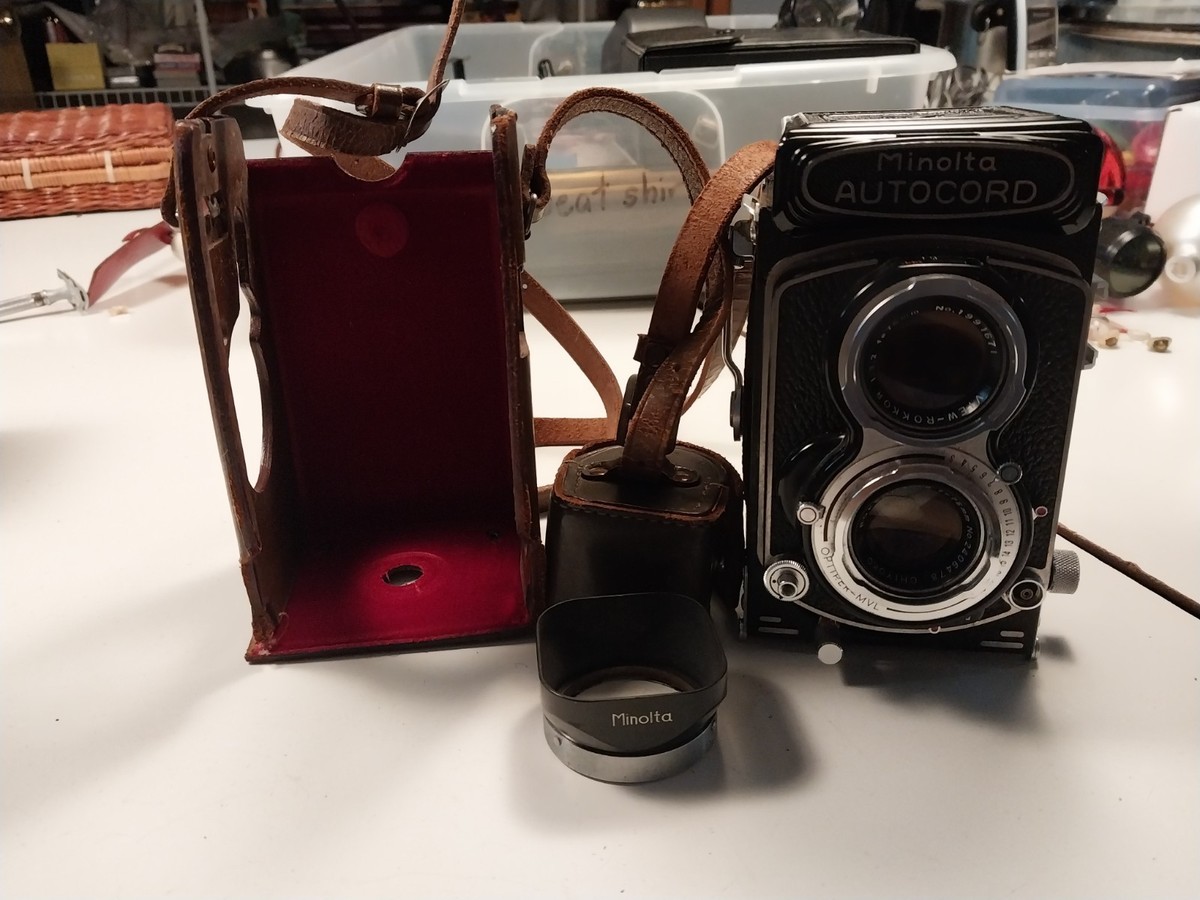 Minolta Autocord TLR Film Camera 75mm f3.5 Japan w/ Lens Shade