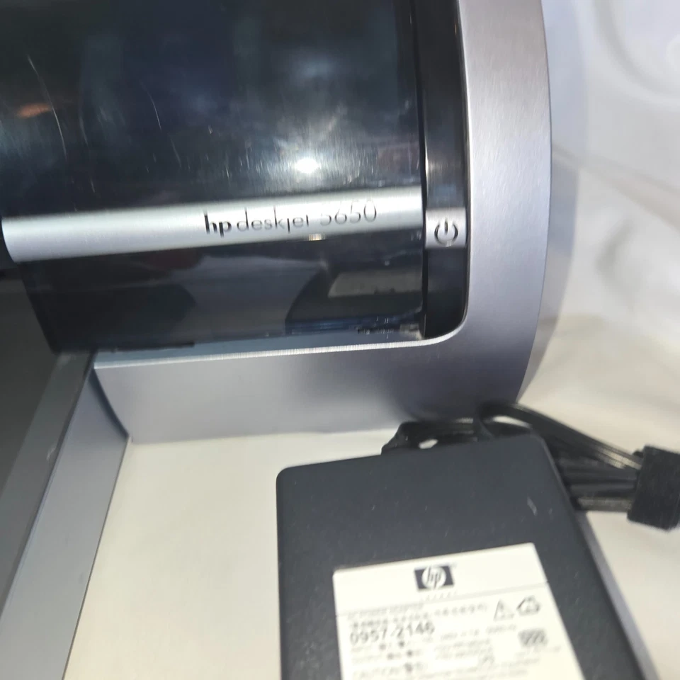 HP Deskjet 5650 Color Inkjet Printer AC Adapter & USB Cable Works No Ink - Image 2 of 4