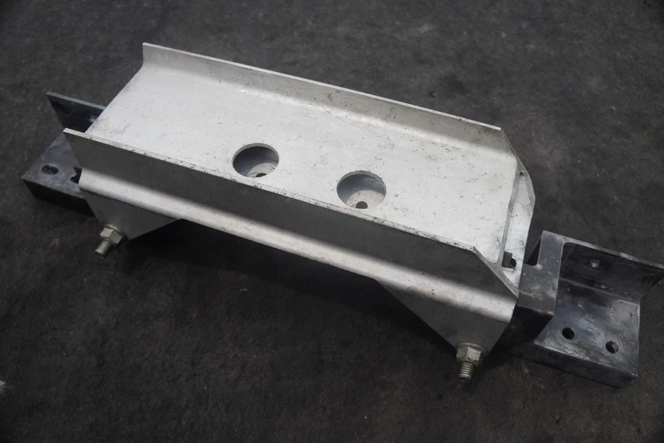 Soporte de travesaño de transmisión 4865186AB Chrysler Plymouth Prowler Foto 4 de 4