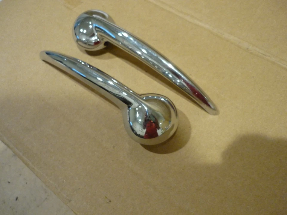 Ferrari 365 GT - Juego de manijas de puerta interiores (mercado de accesorios) NUEVO - P/N V1204060 Foto 3 de 3