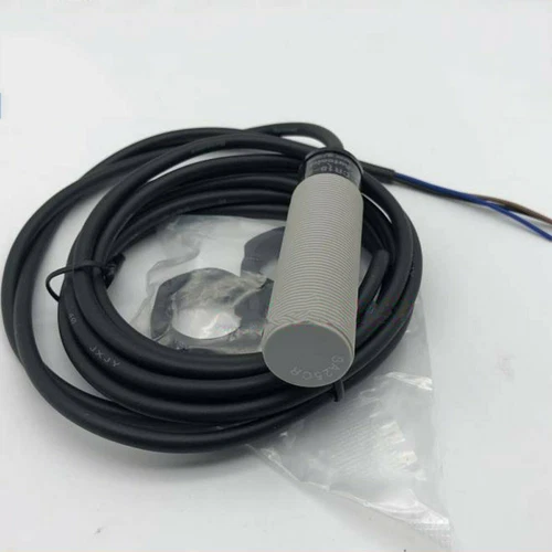 1PC New Autonics CR18-8DN2 Proximity Switch Fast Shipping CR188DN2 - Picture 2 of 2