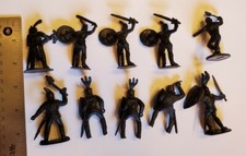Lot Of Medieval Knight Soldier Figures 2.25" 10 pieces