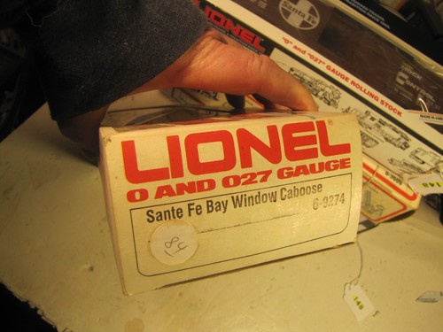 Lionel 9274 Santa Fe Bay Window Caboose with original box - Picture 10 of 10
