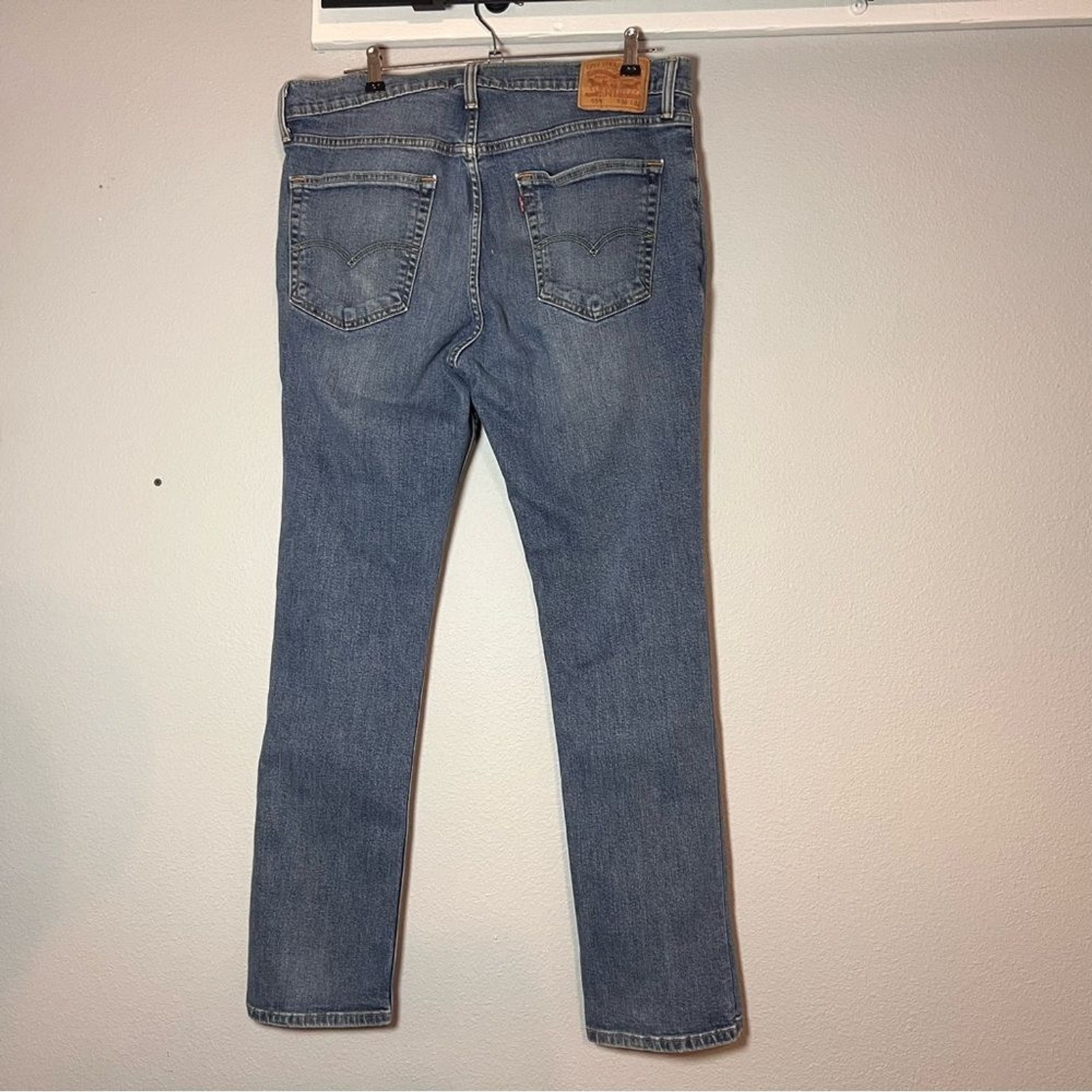 Levi's 559 Men's Relaxed Straight Fit Jeans Size 36x32 Medium Wash Whiskering thumbnail 5
