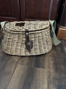 Vintage Old Fishing Creel Wicker Basket Trout Fish Fly Fishing Decor