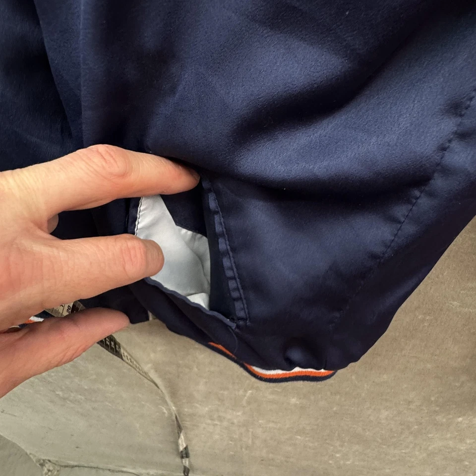 Chaqueta New Look Mujer Pequeña Azul Marino Bordada Bombardero Colibrí Floral Satinado Foto 3 de 4