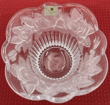 Mikasa Winter Rose Studio Nova Vase Frosted Crystal Japan 1990s New Vintage 4.5”