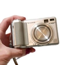 EUC FUJIFILM FinePix E550 Digital Camera Photo Pictures