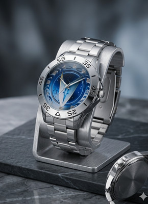 Man Star Trek watch brand new awesome watch will fit a man or a teenage boy