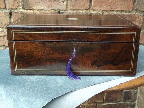 Rosewood writing slope with secret drawers and key inset with MOP + metal string - Picture 9 of 20