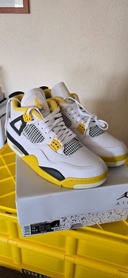 Nike Jordan 4 Retro Vivid Sulfur / US10.5 / EU 44,5 / Neu und DS