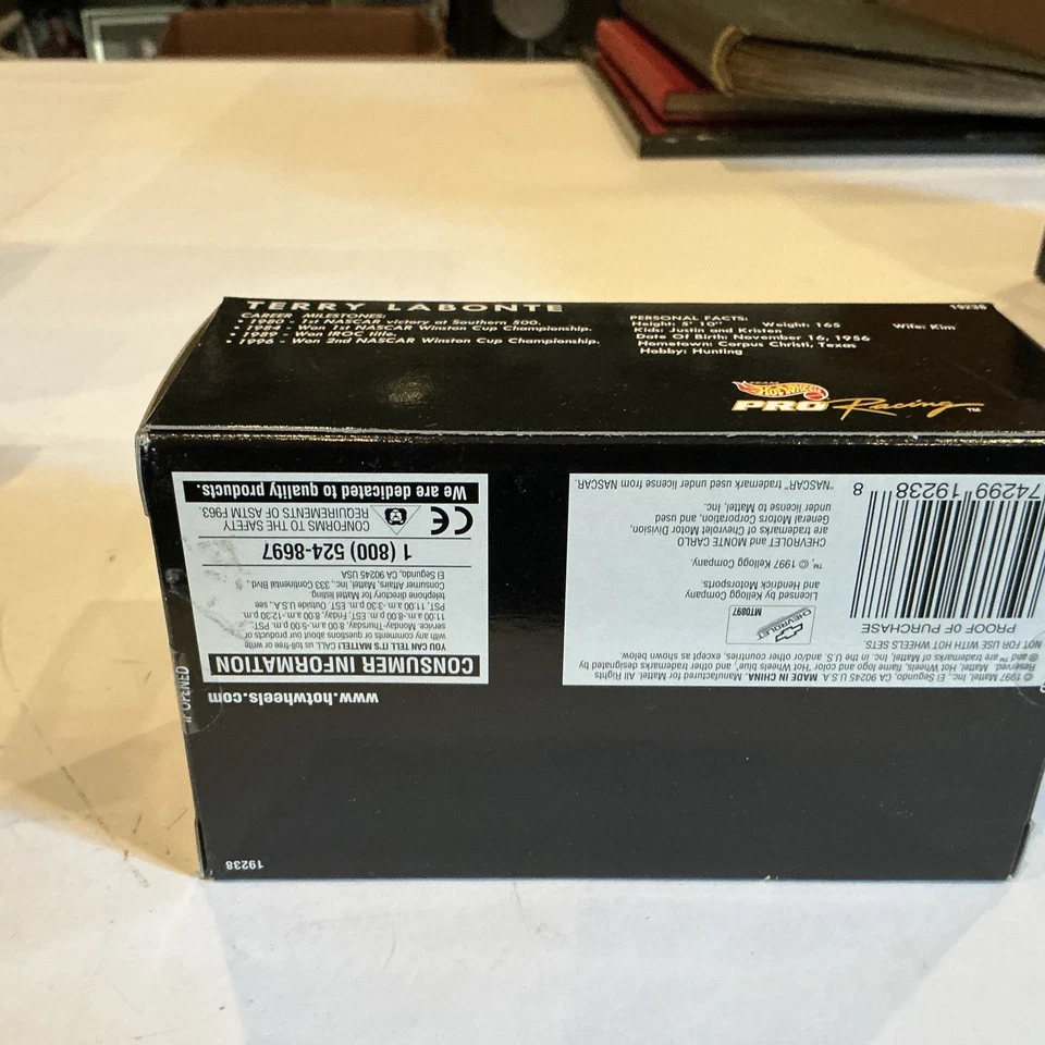 1997 Hot Wheels Pro Racing Terry Labonte #5 Kellogg's 1:43 Scale Diecast - Image 3 of 3