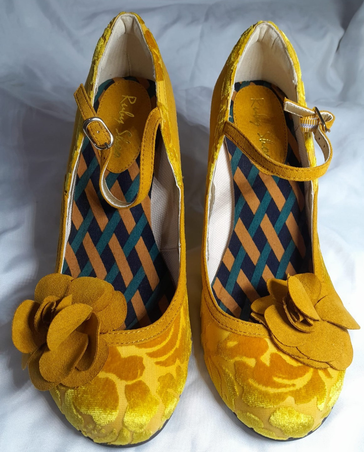Zapatos de tacón alto de gamuza Monica Mary Jane amarillo mostaza rubí talla 6 del Reino Unido