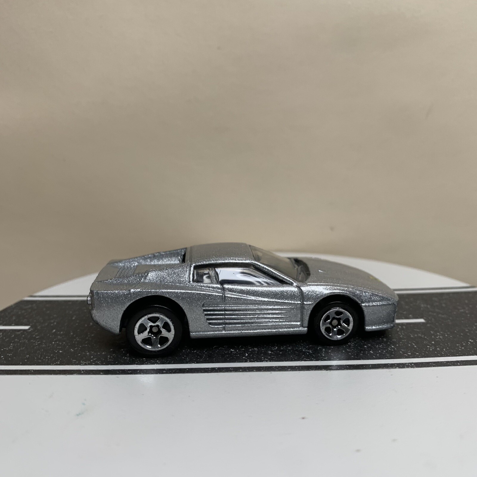 2002 Hot Wheels #162 Ferrari F512M Silver Mtflk w/Chrome 5sp & Hood Logo 1:64 NM