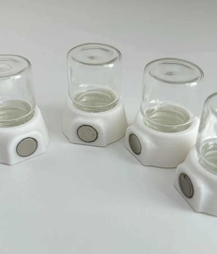 Магнитный набор из 4 кормушек для воды / для муравьев и прыгающих пауков 5 мл - Изображение 3 из 4