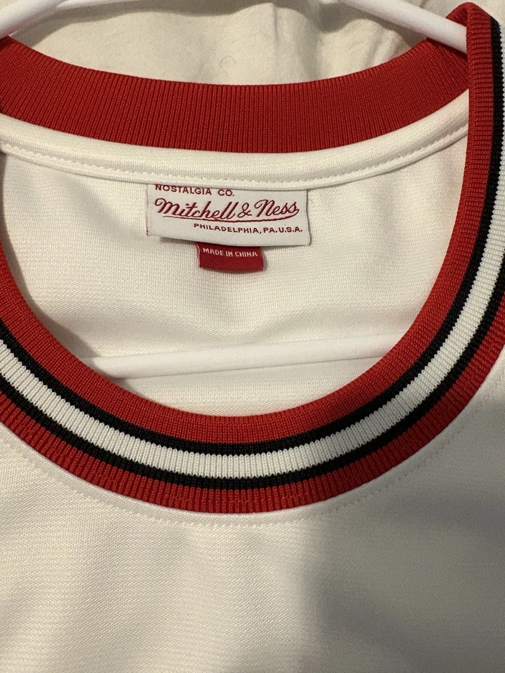 Chicago Bulls Hardwood Classic Shooting Shirt Size XL NBA Basketball White USED - Image 4 of 4