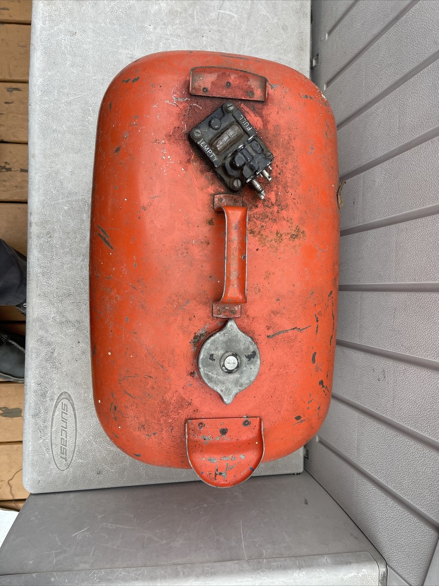 VINTAGE EVINRUDE CRUISE A DAY 6 GAL METAL GAS TANK | eBay