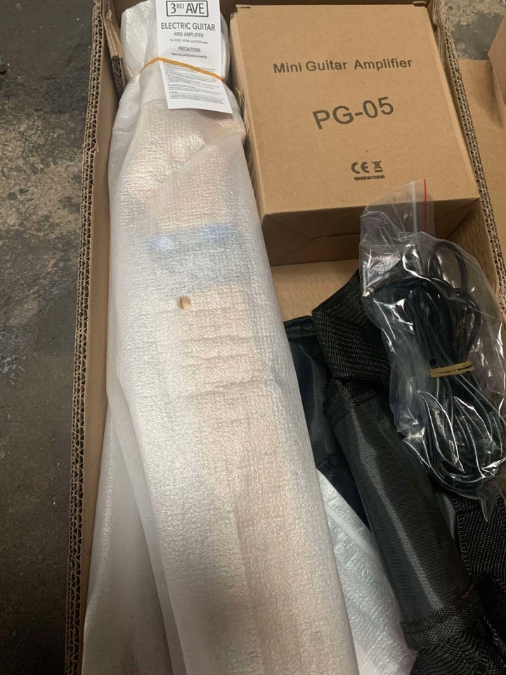 Electric Guitar Junior Kids with Amp, Cable, Gig Bag and Strap 3rd