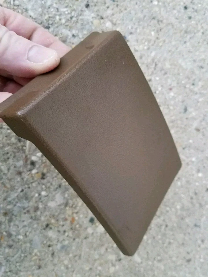 Chrysyler Conquest 1984 1985 tablero inferior cubierta de fusibles marrón fabricante de equipos originales Mitsubishi Foto 3 de 4