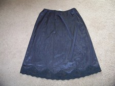 VTG BESTFORM HALF SLIP MEDIUM BLACK SILKY ANTRON NYLON 1960'S LENGTH 25" CLEAN 