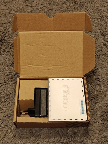 MIKROTIK RB952Ui-5ac2nD hAP AC Lite WiFi Router/AP 2ghz/5ghz 5xLAN, USB, POE-in - Photo 2/7