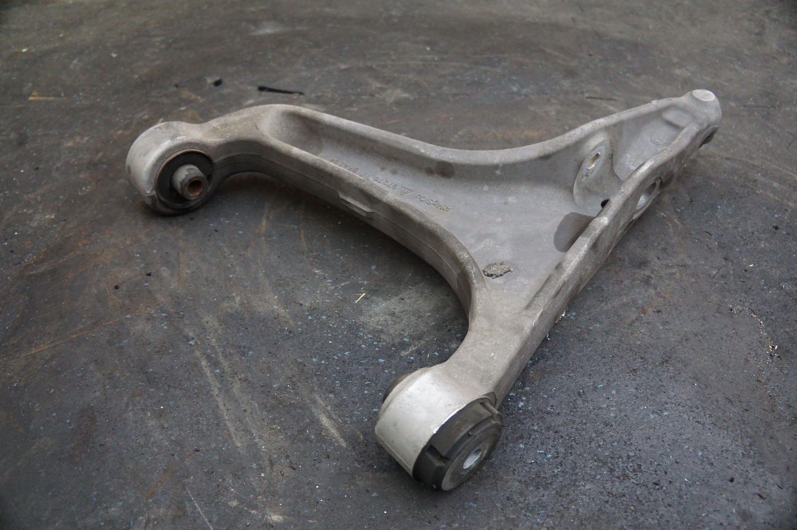 Front Right Lower Control Arm 670107801 Oem Maserati Quattroporte 2013-16 *NOTE*