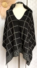 InCashmere Gray & Black Checkered Pullover Shall Sweater One Size - FXB