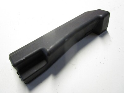 Toyota Avensis MK2 - Engine Bay Fuse Relay Box Cover (large)