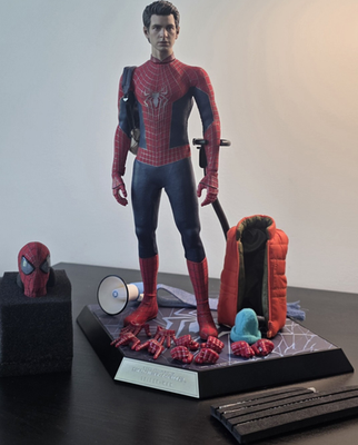 Hot Toys Spider-Man 1/6 Action Figure The Amazing Spider-Man