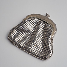 Vtg 80s GLOMESH Australia Silver Mesh Pouch Coin Purse Kiss Lock Small Wallet