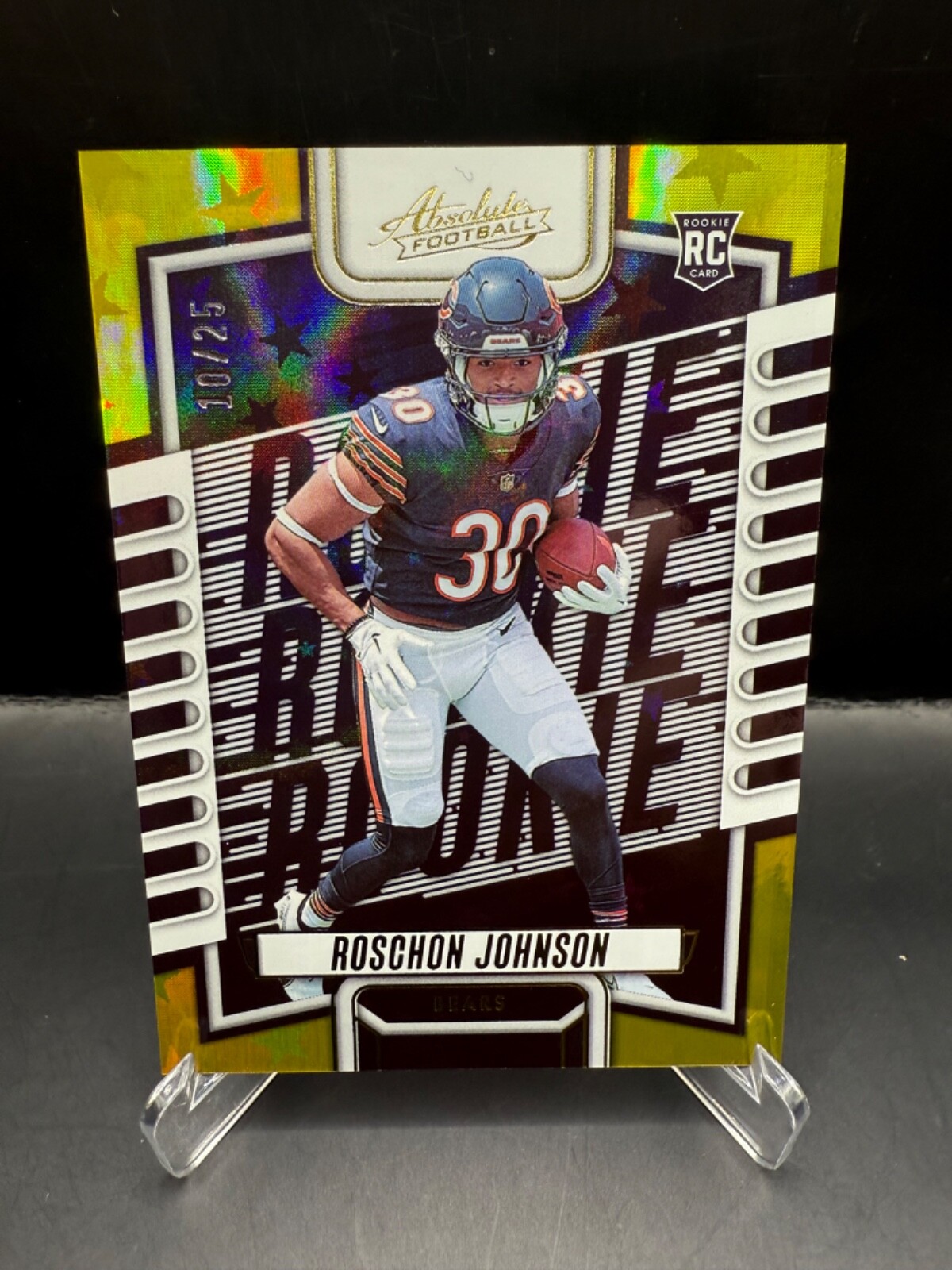 2023 Absolute Roschon Johnson Gold Stars Rookie /25 (RC) #134 Chicago Bears