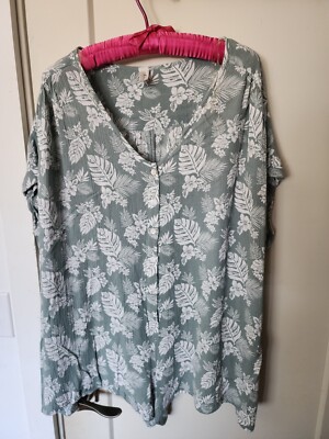 Mahina Romper Jumper Jumpsuit Shorts Hawaii Gray Floral Print 100% Rayon Size M